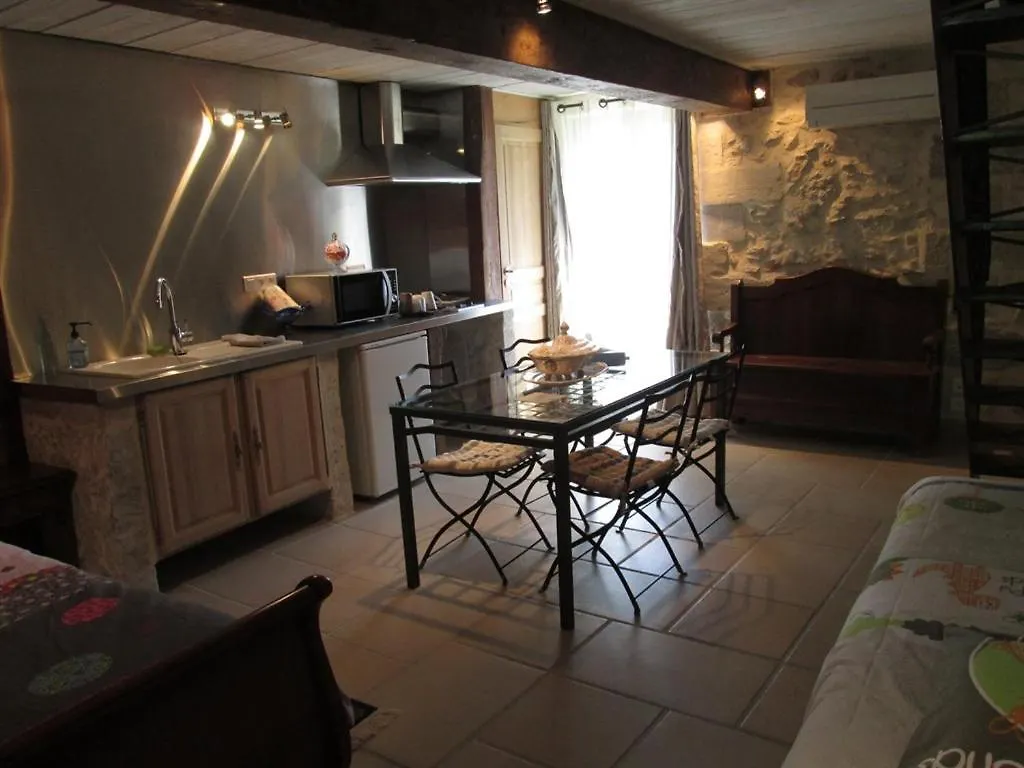 Bed & Breakfast Le Mas Vieux Graveson