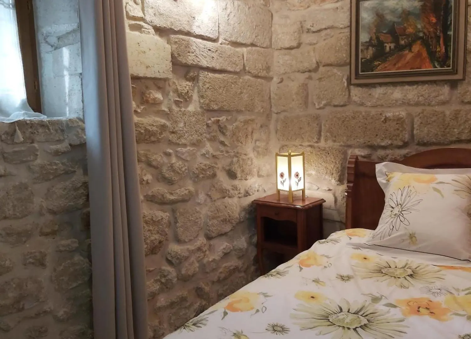 Le Mas Vieux Graveson Bed & Breakfast