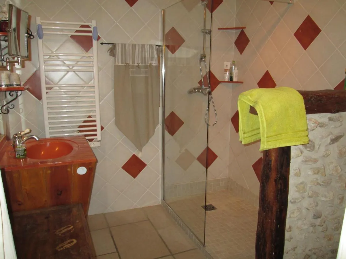 ***** Bed & Breakfast Le Mas Vieux Graveson France