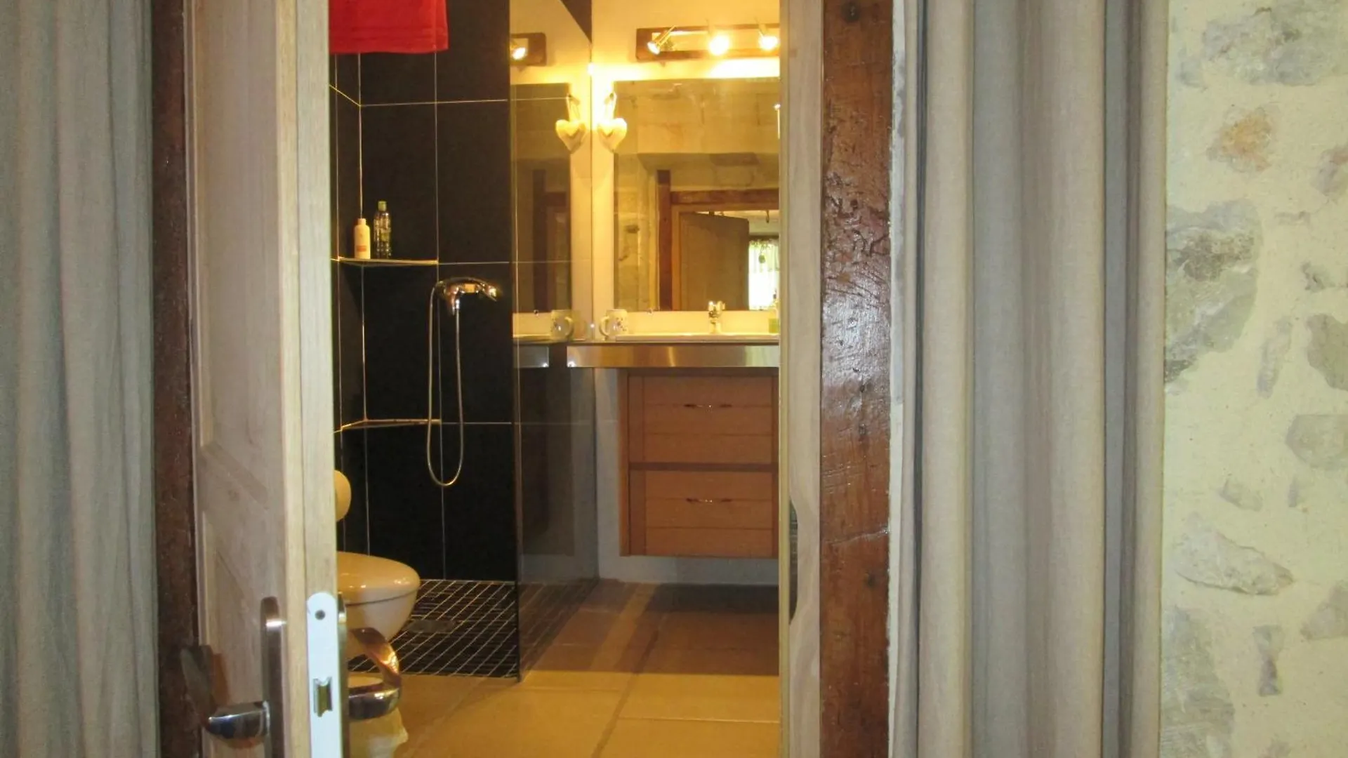 Le Mas Vieux Graveson Bed & Breakfast