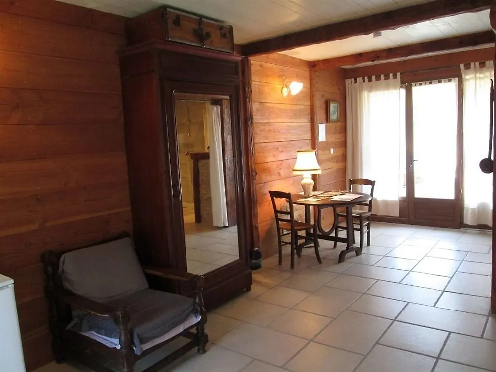 ***** Bed & Breakfast Le Mas Vieux Graveson France