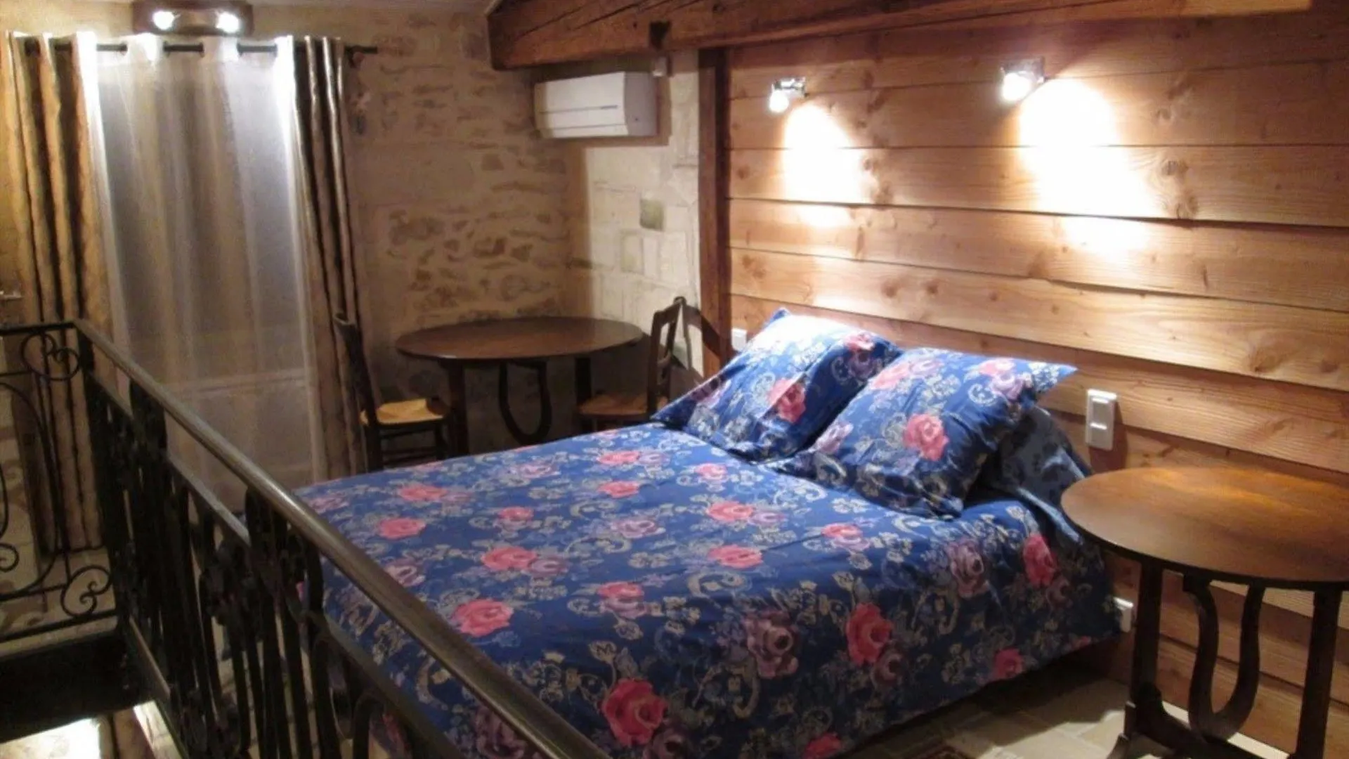 ***** Bed & Breakfast Le Mas Vieux Graveson France